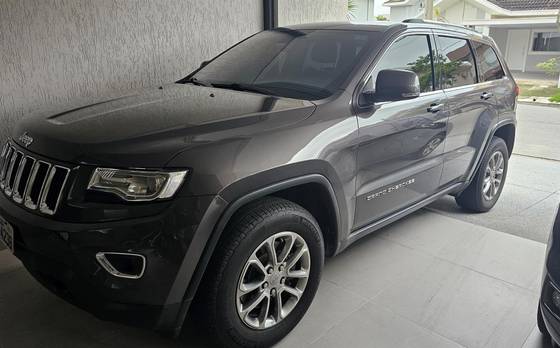 JEEP GRAND CHEROKEE 3.6 LAREDO 4X4 V6 24V GASOLINA 4P AUTOMÁTICO